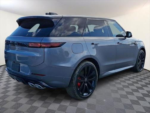 2025 Land Rover Range Rover Sport SE