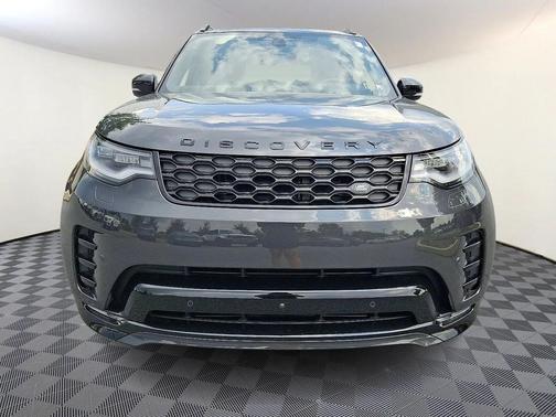 2025 Land Rover Discovery P300 Dynamic SE