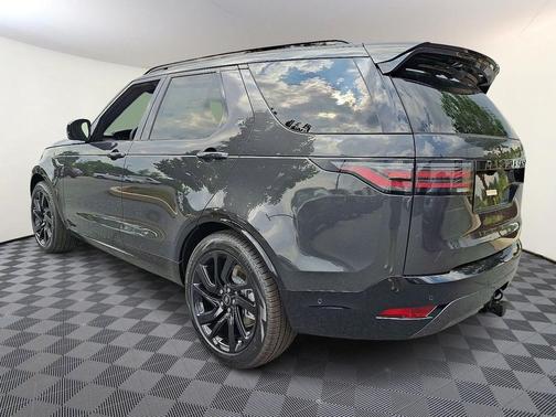 2025 Land Rover Discovery P300 Dynamic SE