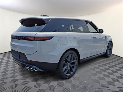 2025 Land Rover Range Rover Sport SE