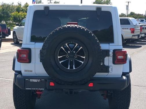 Bright White Clearcoat 2024 Jeep Wrangler RUBICON