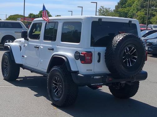 Bright White Clearcoat 2024 Jeep Wrangler RUBICON