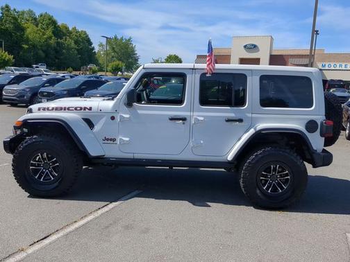 Bright White Clearcoat 2024 Jeep Wrangler RUBICON
