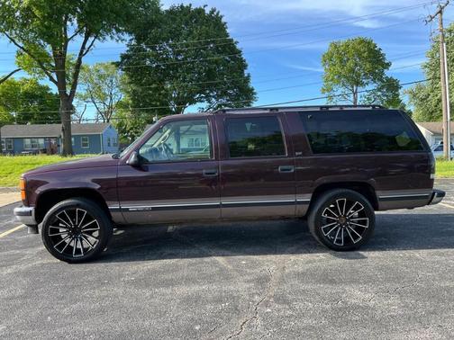 Maroon 1997 GMC Suburban 1500