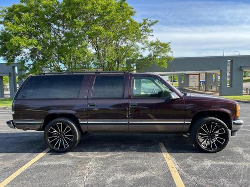 Maroon 1997 GMC Suburban 1500