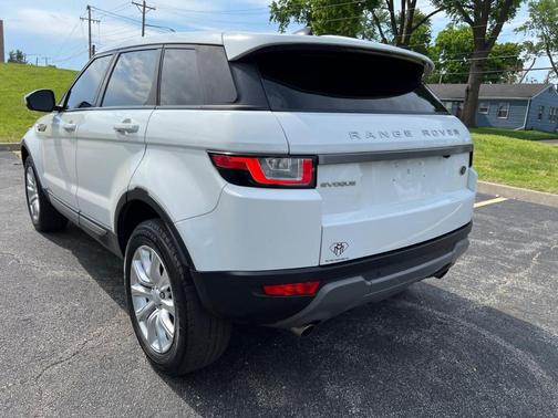 Fuji White 2018 Land Rover Range Rover Evoque SE