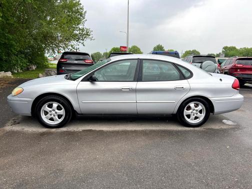 2007 Ford Taurus SE
