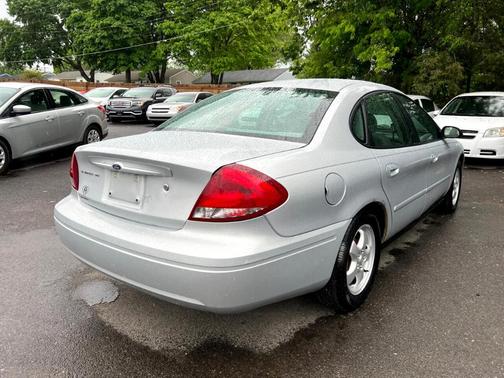 2007 Ford Taurus SE