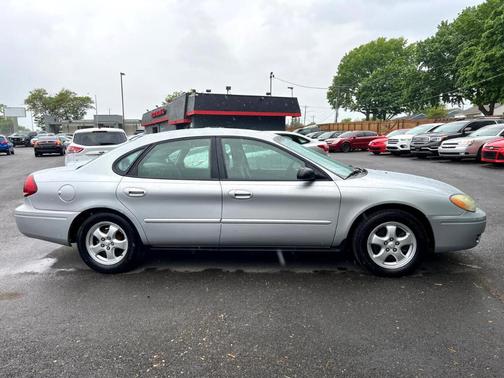 2007 Ford Taurus SE