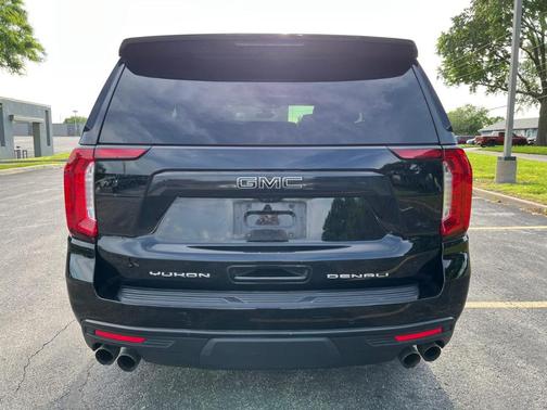 Black 2022 GMC Yukon Denali