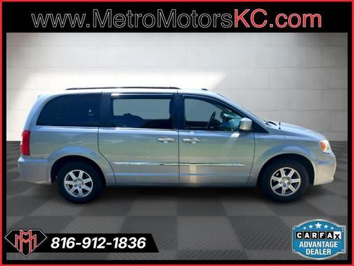 2013 Chrysler Town & Country Touring