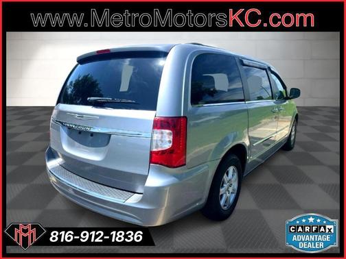 2013 Chrysler Town & Country Touring