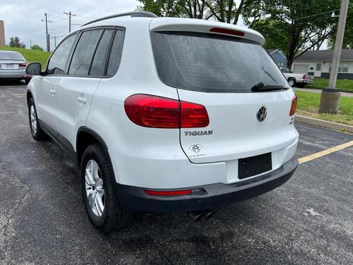 Pure White 2017 Volkswagen Tiguan 2.0T S