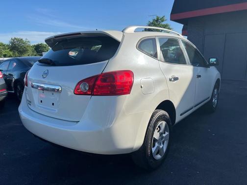 Pearl White 2015 Nissan Rogue Select S