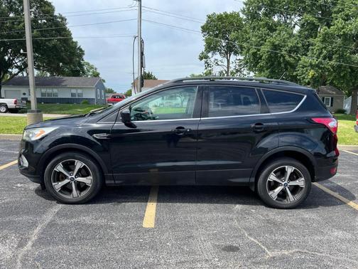 Black 2018 Ford Escape SEL