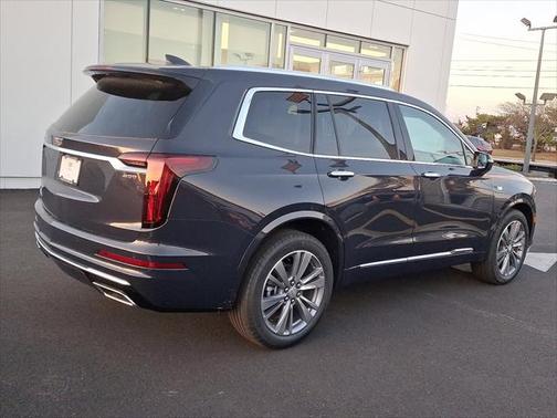 2025 Cadillac XT6 Premium Luxury FWD