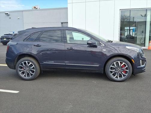 2025 Cadillac XT5 Sport