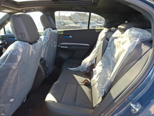 2025 Cadillac XT4 Premium Luxury