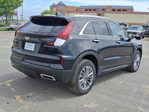 2025 Cadillac XT4 Premium Luxury