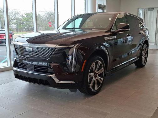 2025 Cadillac Escalade IQ Luxury 2
