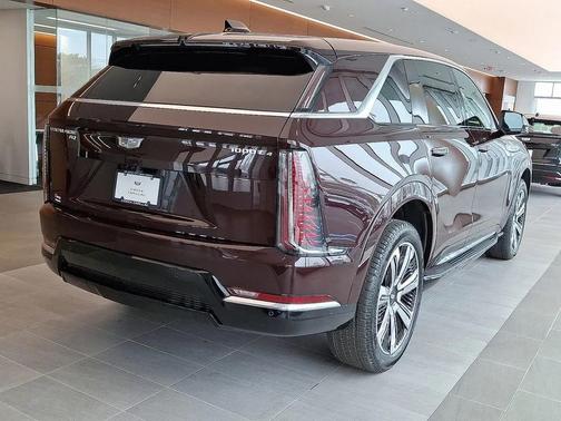 2025 Cadillac Escalade IQ Luxury 2