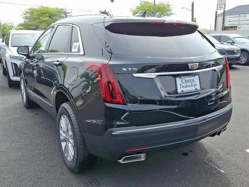 2025 Cadillac XT5 Luxury