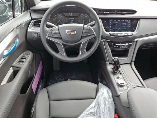 2025 Cadillac XT5 Luxury