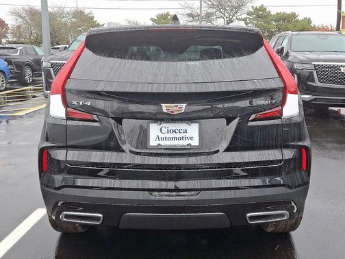2025 Cadillac XT4 Premium Luxury