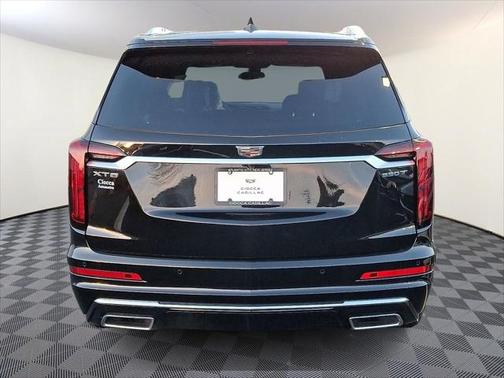 2025 Cadillac XT6 Luxury FWD