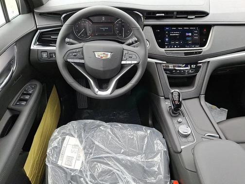 2025 Cadillac XT6 Luxury FWD