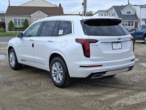 2025 Cadillac XT6 Luxury FWD