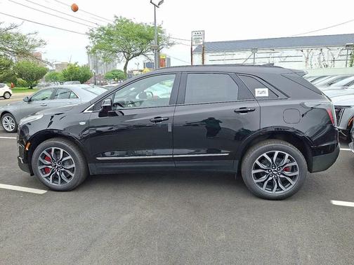 2025 Cadillac XT5 Sport