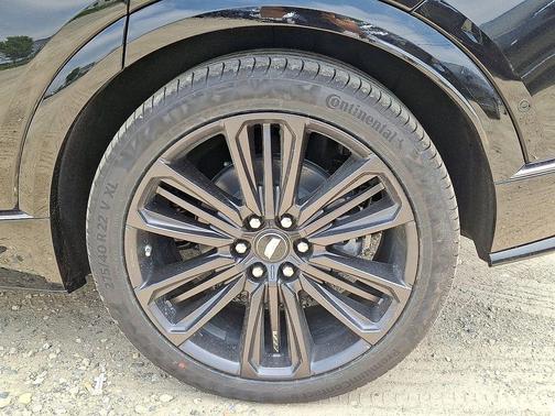 2026 Cadillac LYRIQ V Premium