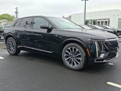 2025 Cadillac LYRIQ Sport