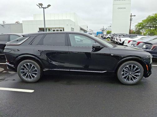 2025 Cadillac LYRIQ Sport