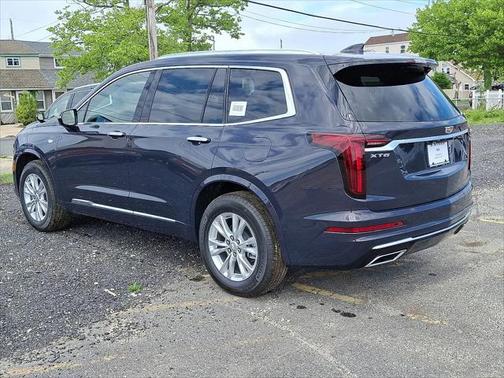 2025 Cadillac XT6 Luxury FWD