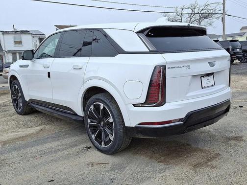 2025 Cadillac Escalade IQ Sport 2