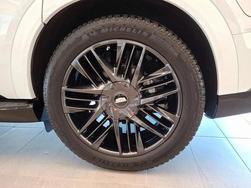 2025 Cadillac Escalade IQ Sport 2