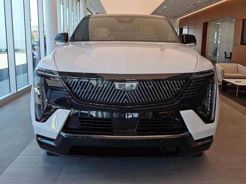 2025 Cadillac Escalade IQ Sport 2