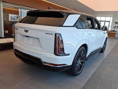 2025 Cadillac Escalade IQ Sport 2