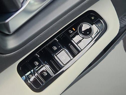 2025 Nissan ARIYA ENGAGE