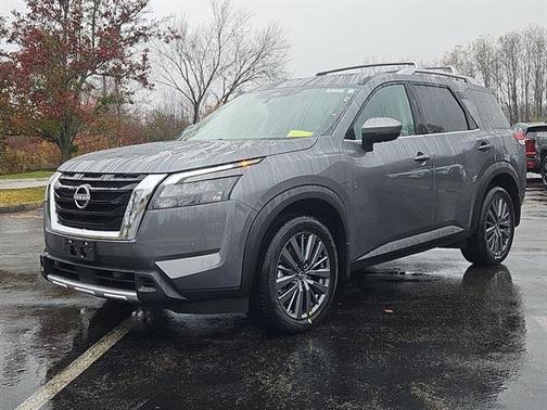 2025 Nissan Pathfinder SL