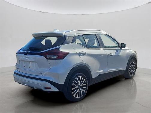 2022 Nissan Kicks SV