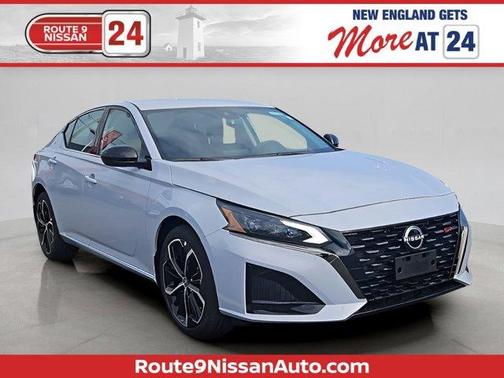 2025 Nissan Altima SR