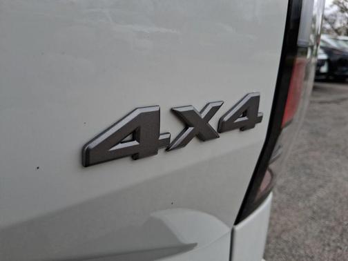 Glacier White 2026 Nissan Frontier SV