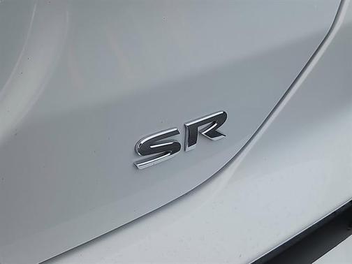 2022 Nissan Kicks SR