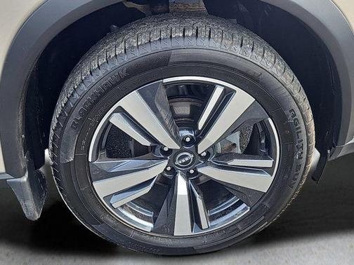 2022 Nissan Rogue SL