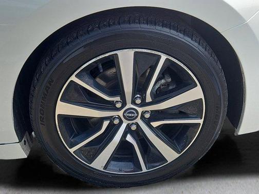 2023 Nissan Maxima SV