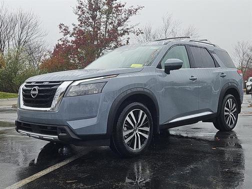 2025 Nissan Pathfinder Platinum