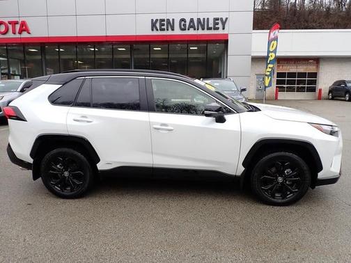 2025 Toyota RAV4 Hybrid SE